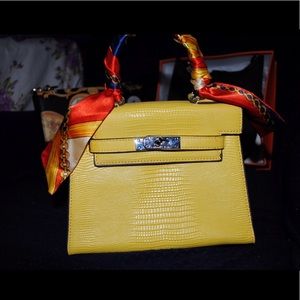 ✨ Yellow Kelly Sling Bag✨